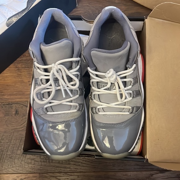 Jordan 11 - Picture 2 of 5